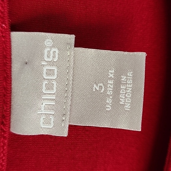 Chico's 3 Raspberry Red Round Neck Cut Out Sleeves Dressed Buttons Top XL B24 - Picture 6 of 11